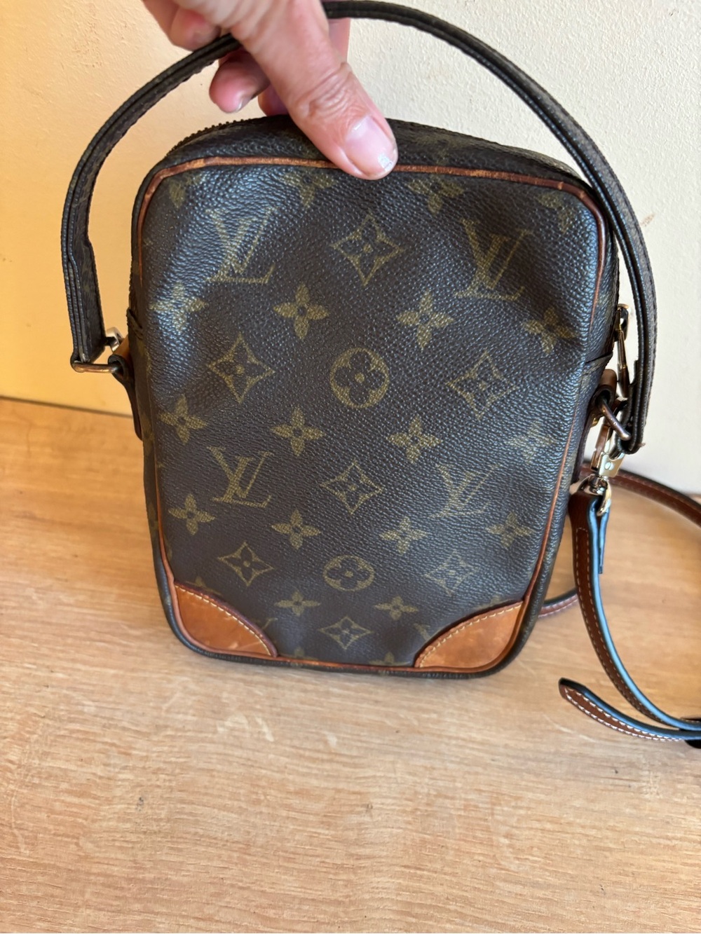 Authentic Louis Vuitton monogram crossbody Amazon bag - Picture 5 of 9